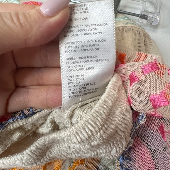 Urban Outfitters Floral Embroidered Cropped Top - Size M - Picture 8 of 11